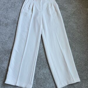 Aritzia Wilfred Effortless Pant - Short - Size 4 - Light Birch Crepette